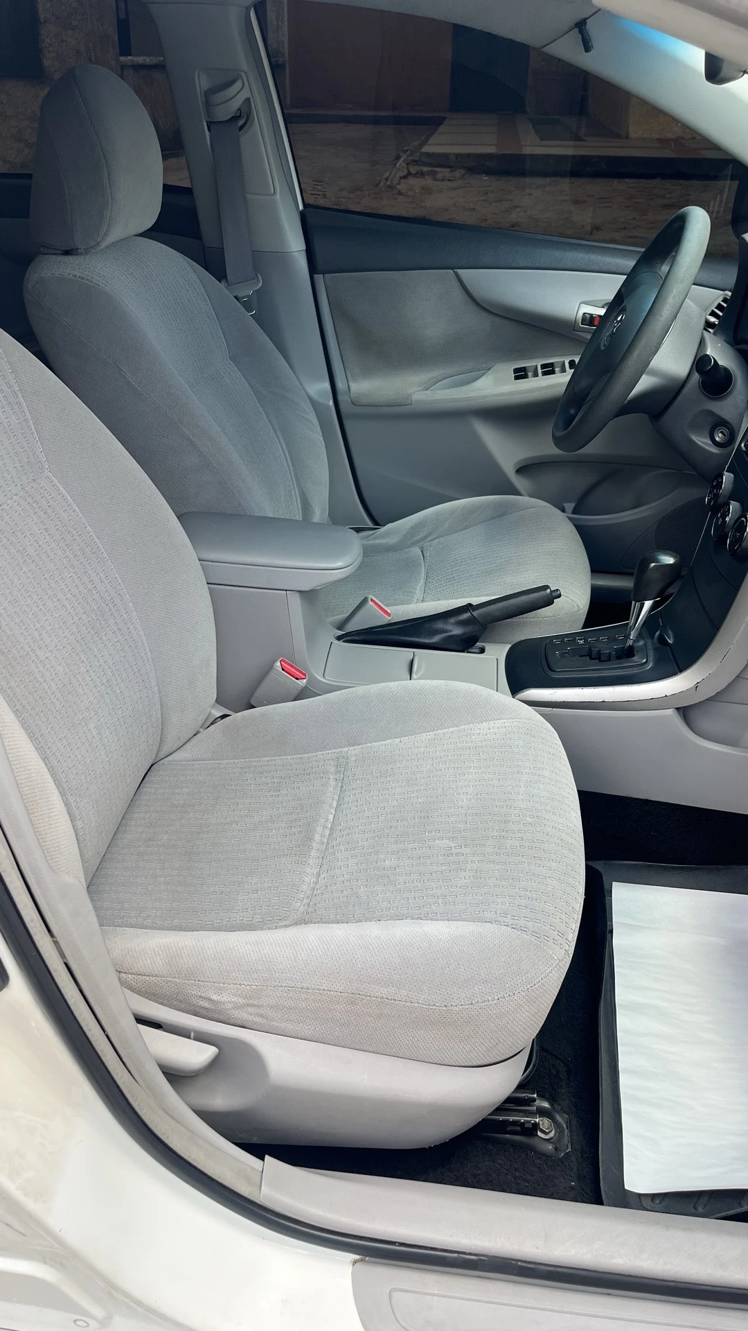 2010 Toyota Corolla XEI — photo 5