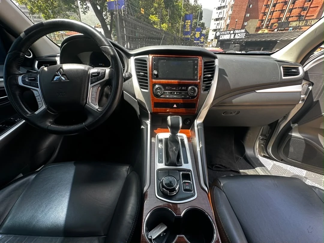 2019 Mitsubishi Montero Sport — foto 4