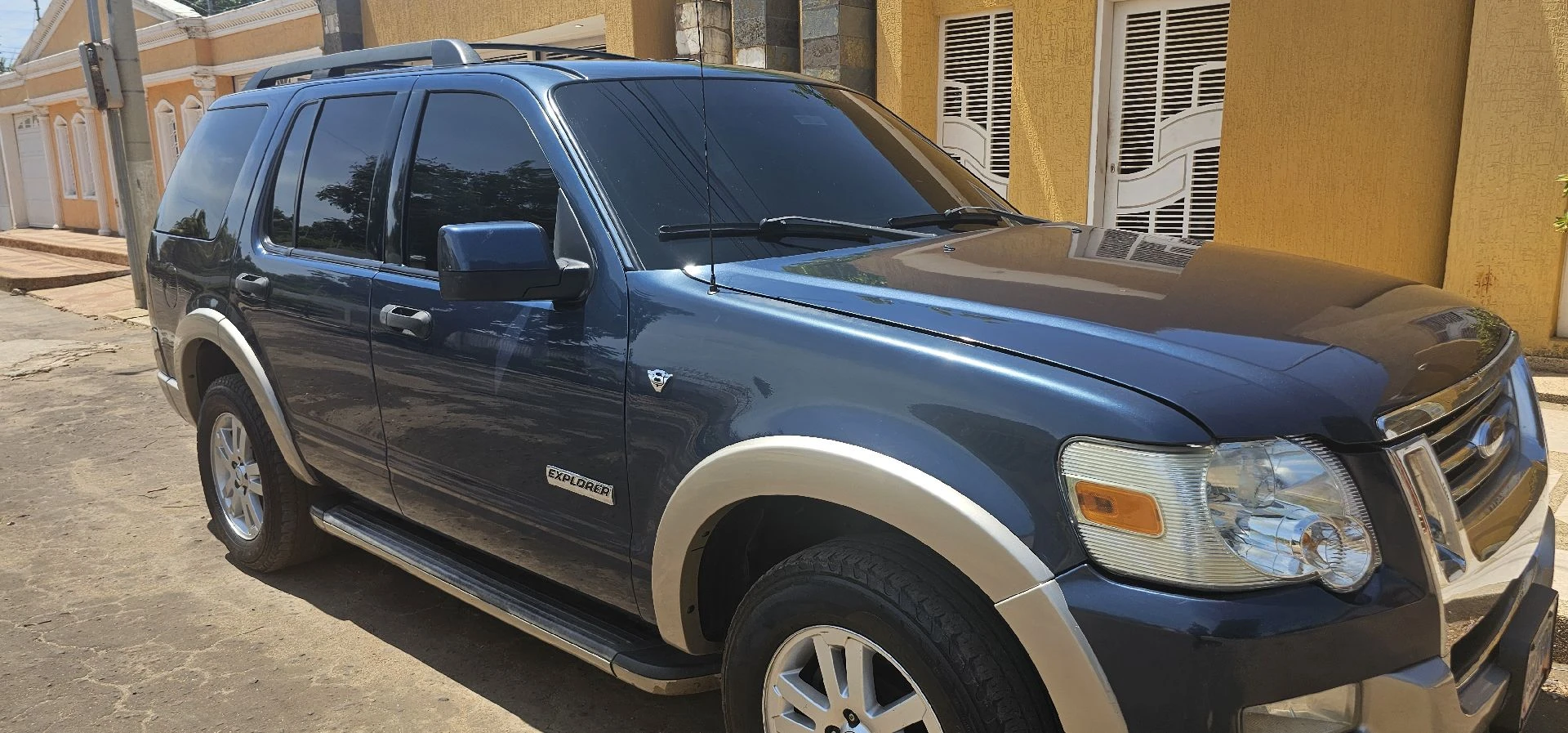 2008 Ford Explorer Eddie Bauer — foto 3