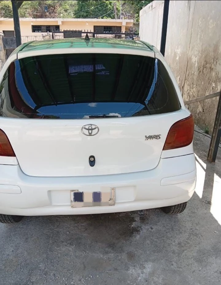 2005 Toyota Yaris Le — foto 2