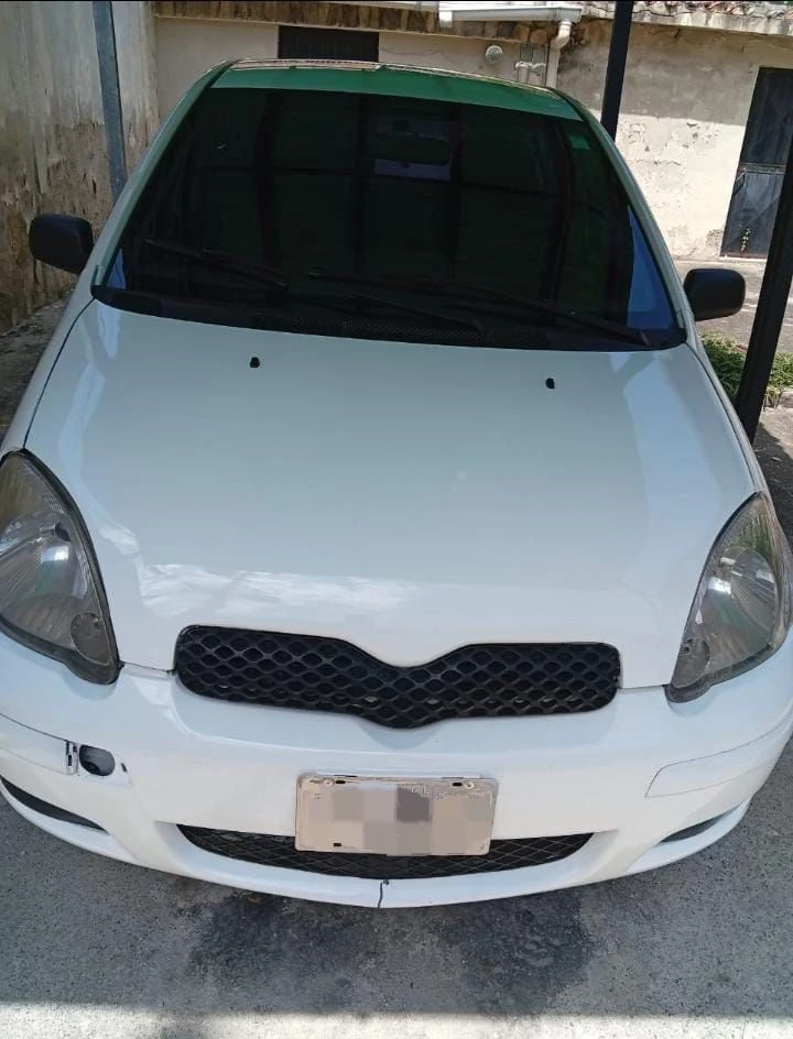 2005 Toyota Yaris Le — foto 3