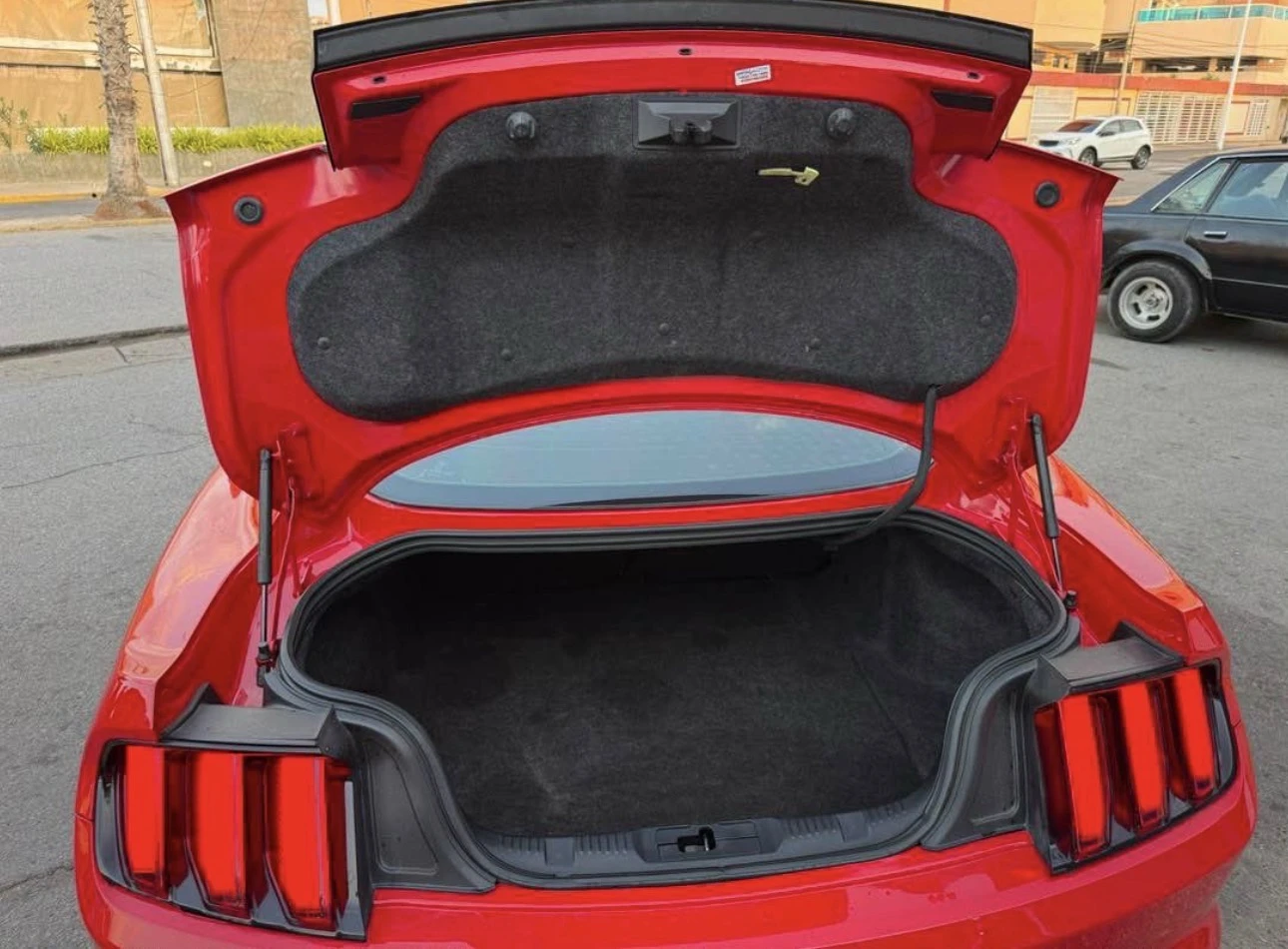 2016 Ford Mustang V6 — foto 4