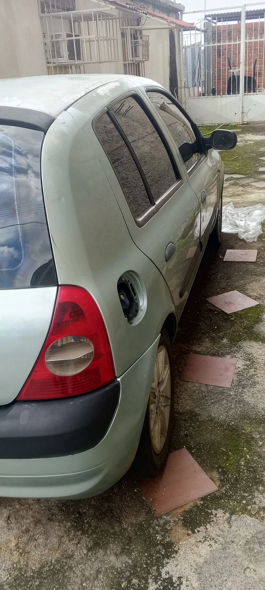 2005 Renault Clio Sedán — foto 3