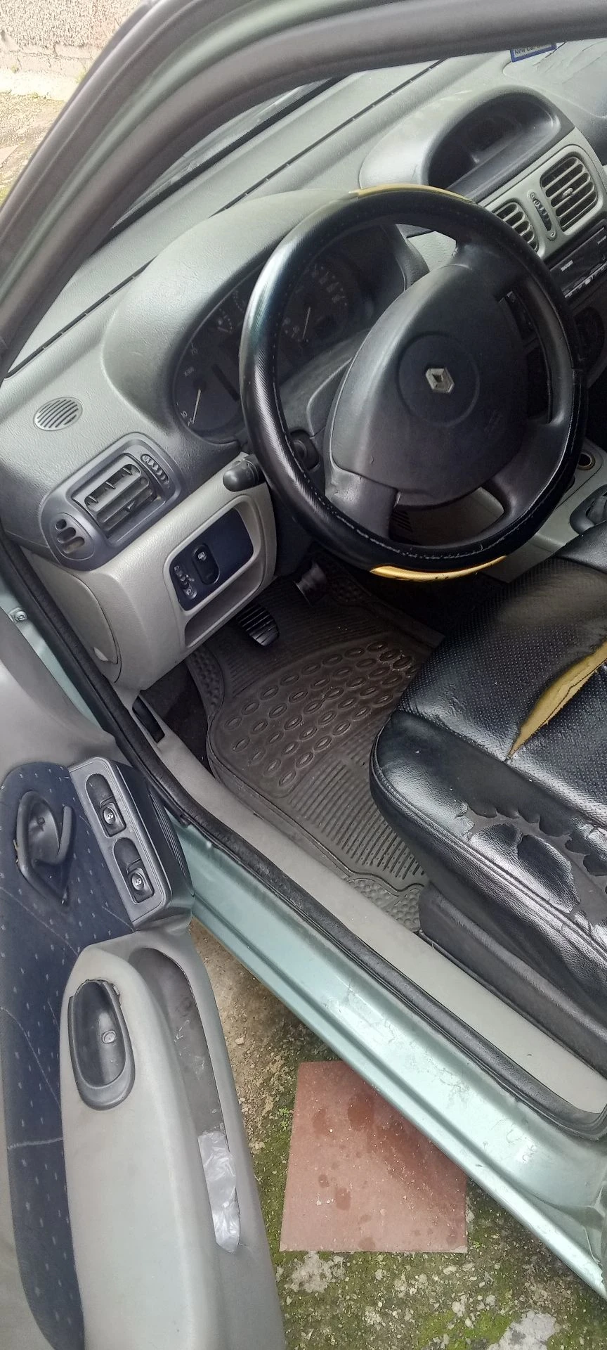 2005 Renault Clio Sedán — foto 5