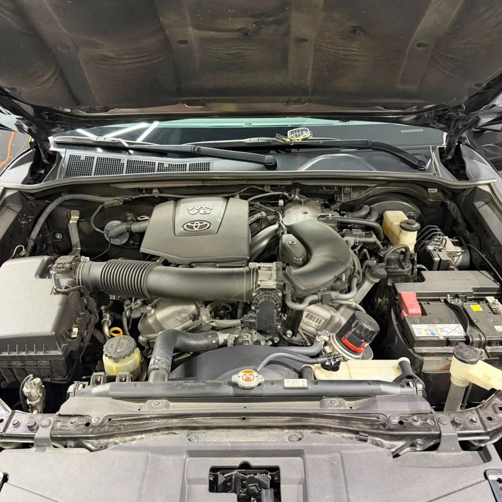 2023 Toyota Fortuner Dubai VXR+ — foto 9