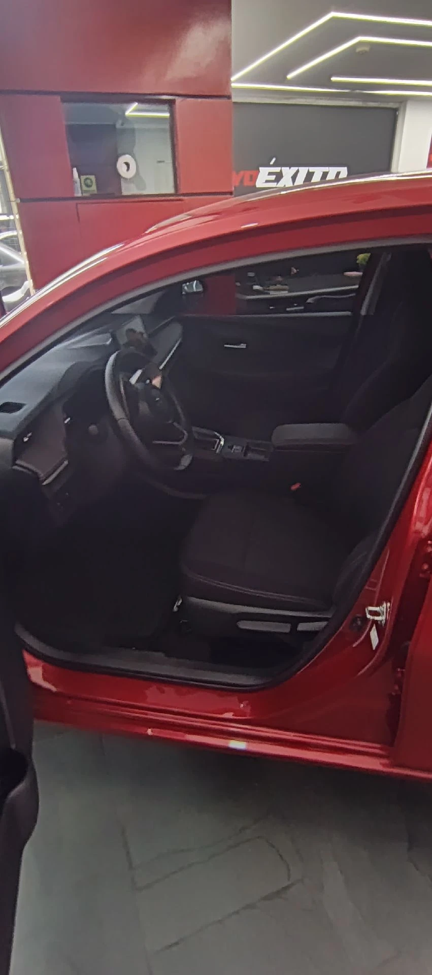 2024 Toyota Yaris E — foto 3