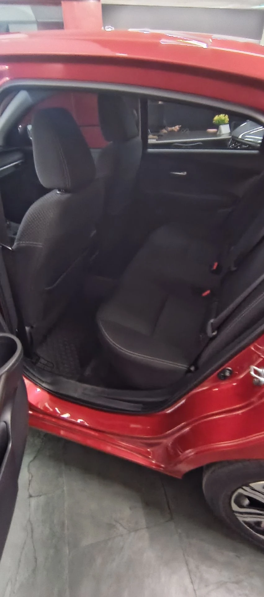 2024 Toyota Yaris E — foto 4