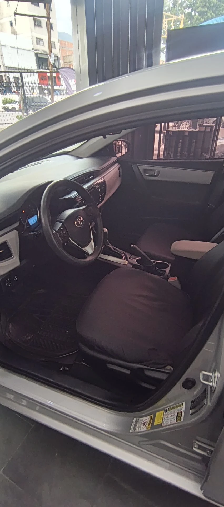 2016 Toyota Corolla LE — foto 3