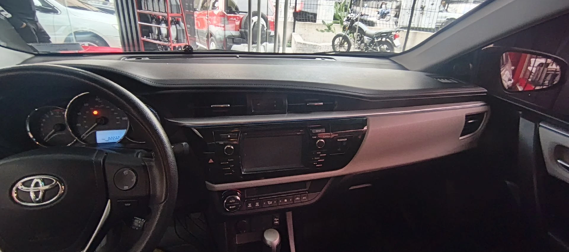 2016 Toyota Corolla LE — foto 4