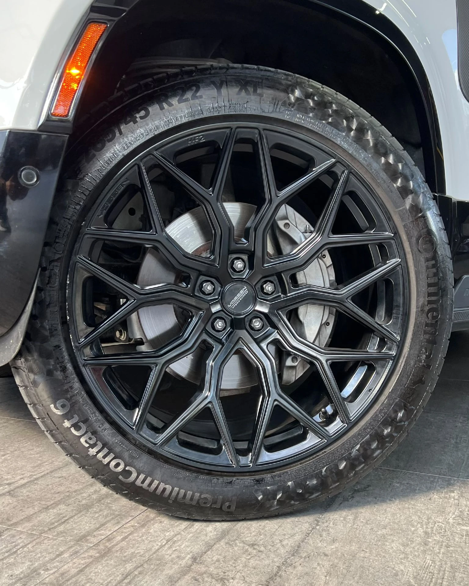 2022 Land Rover Defender P-400 SE Plump Edition — foto 6
