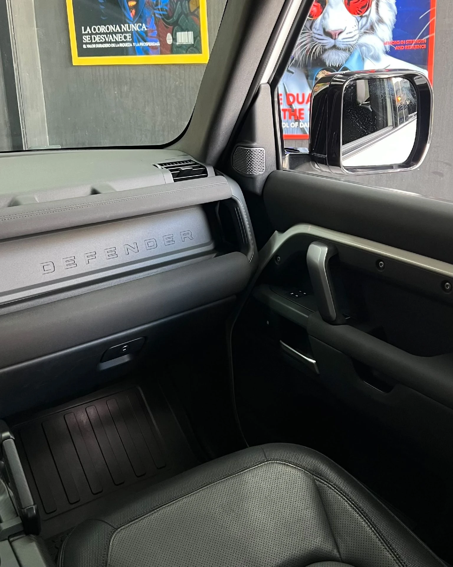 2022 Land Rover Defender P-400 SE Plump Edition — foto 10