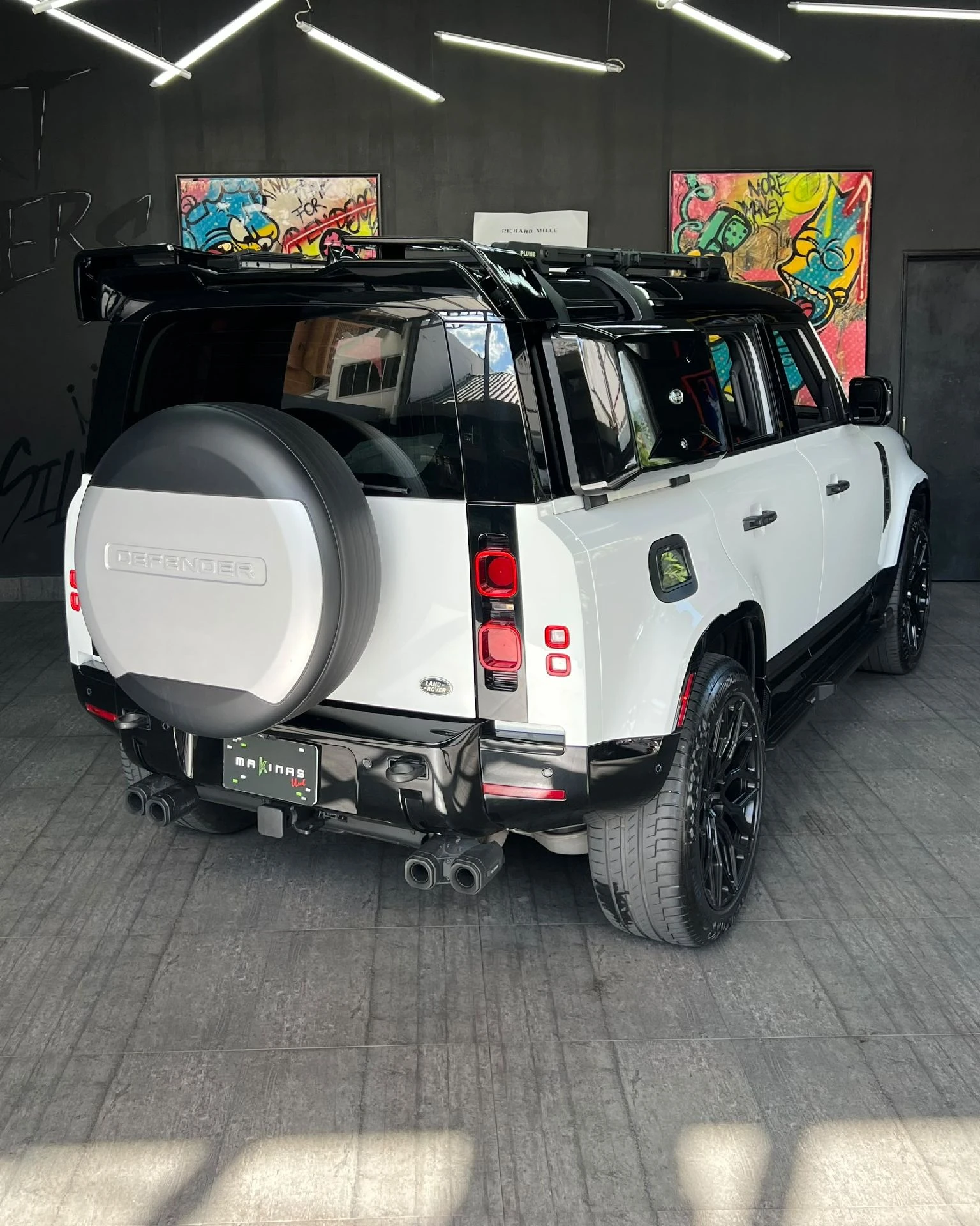 2022 Land Rover Defender P-400 SE Plump Edition — foto 17