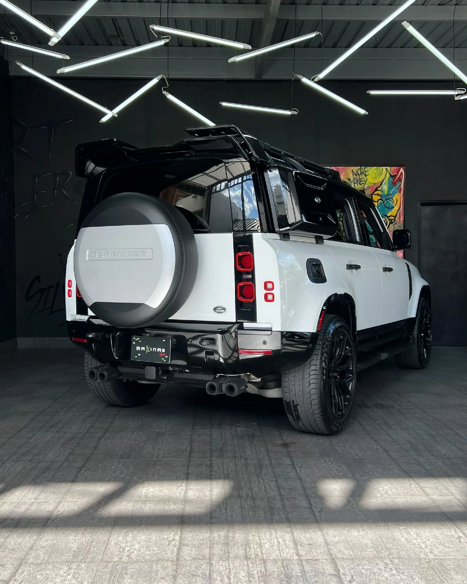 2022 Land Rover Defender P-400 SE Plump Edition — foto 18