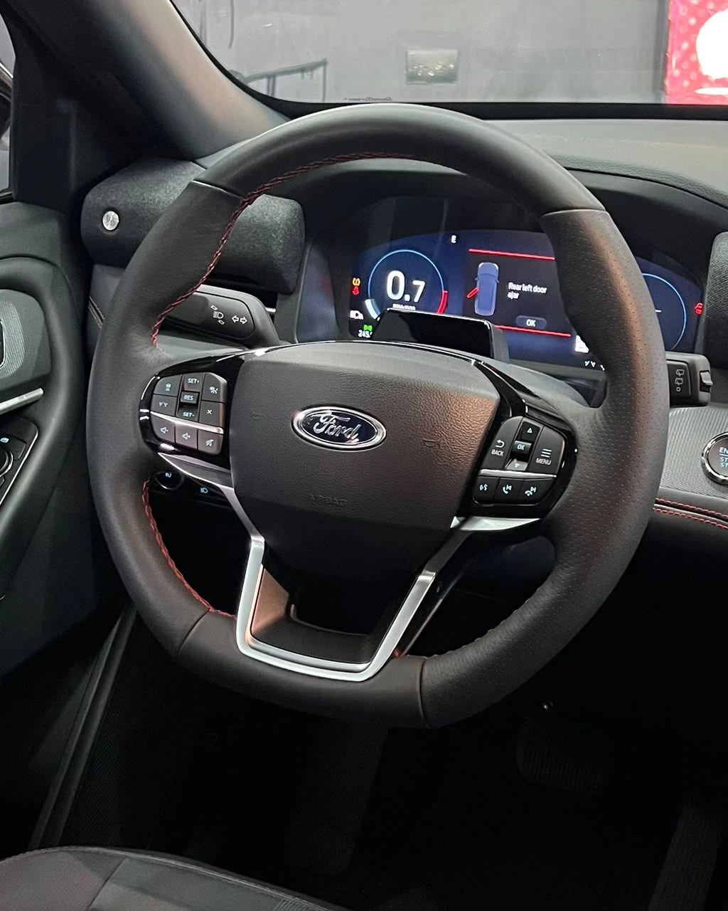 2025 Ford Explorer ST LINE — foto 7