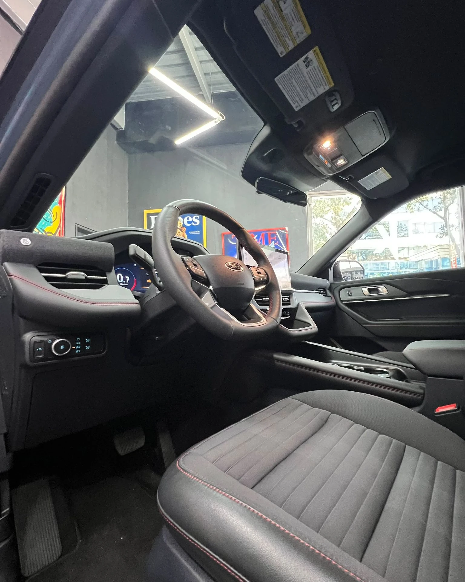 2025 Ford Explorer ST LINE — foto 11