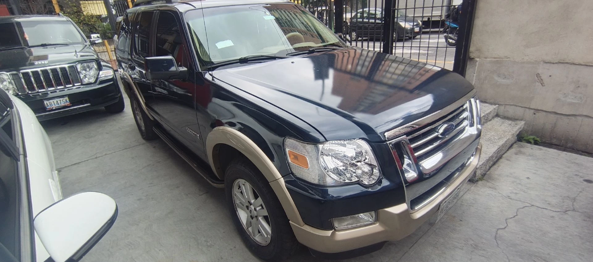 2009 Ford Explorer Eddie bauer — foto 2