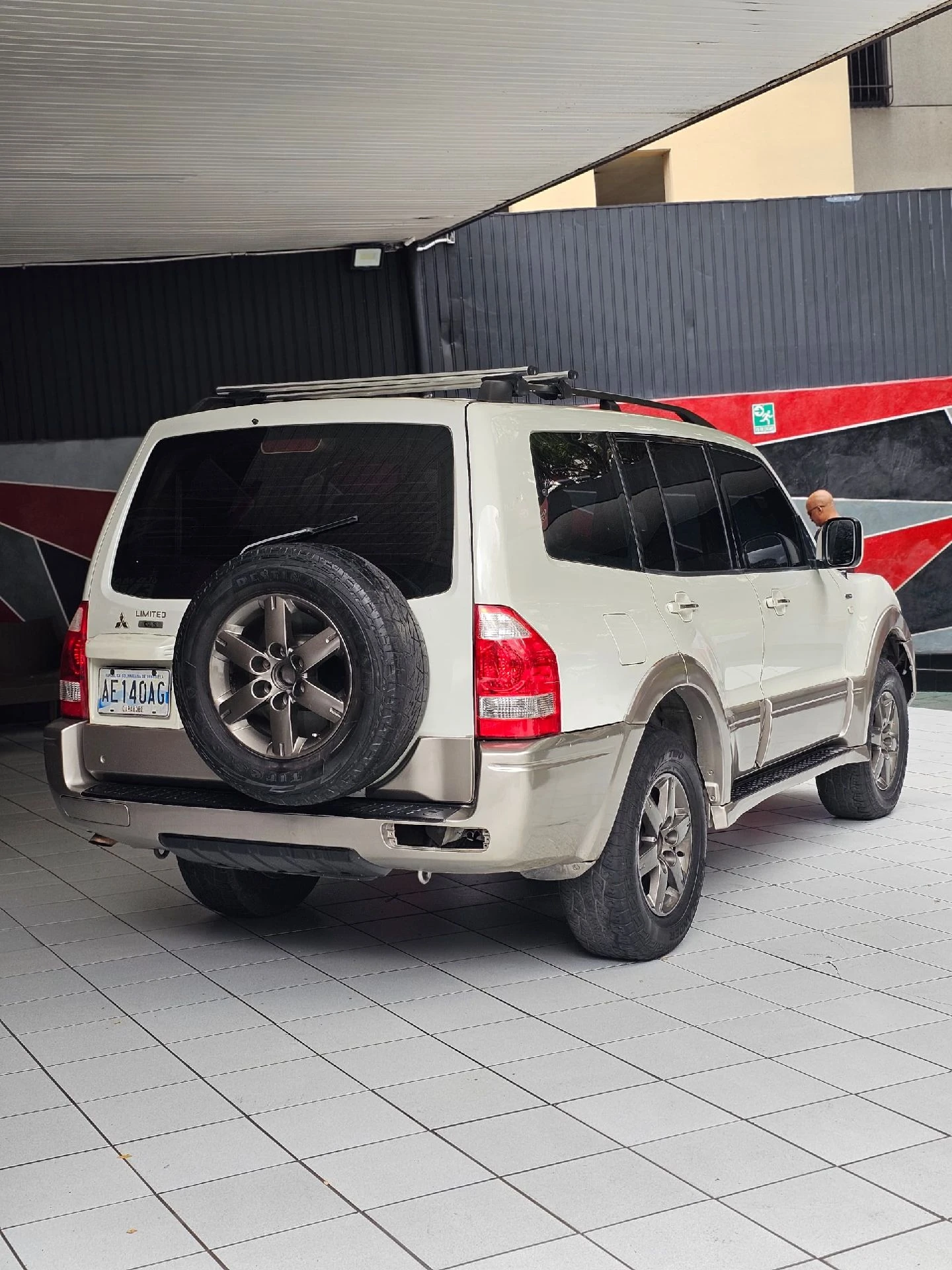 2005 Mitsubishi Montero Limited — foto 7