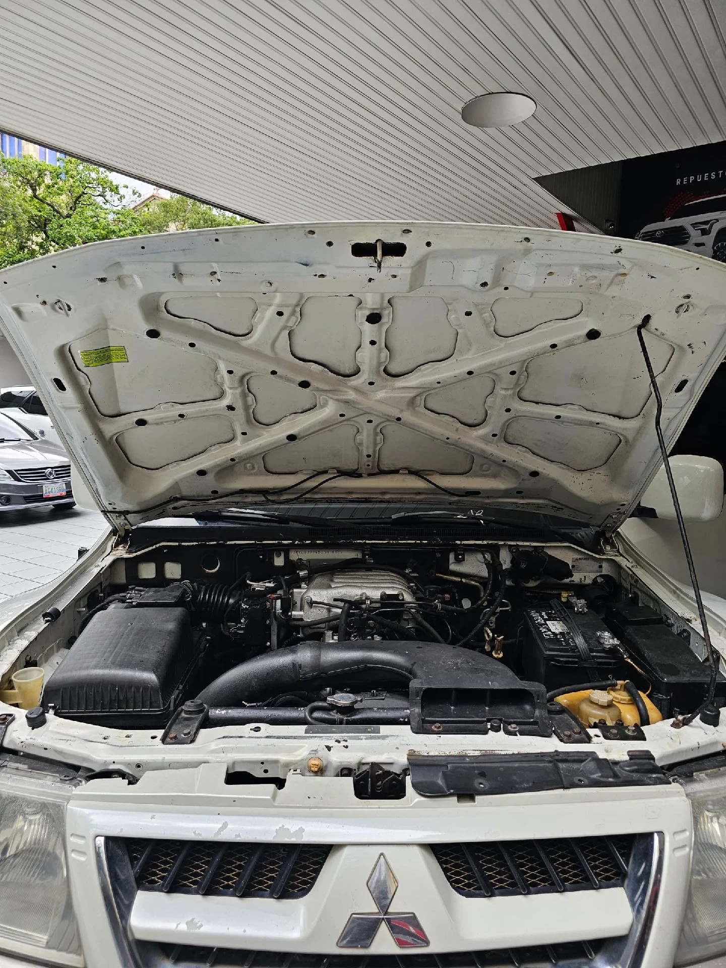 2005 Mitsubishi Montero Limited — foto 8