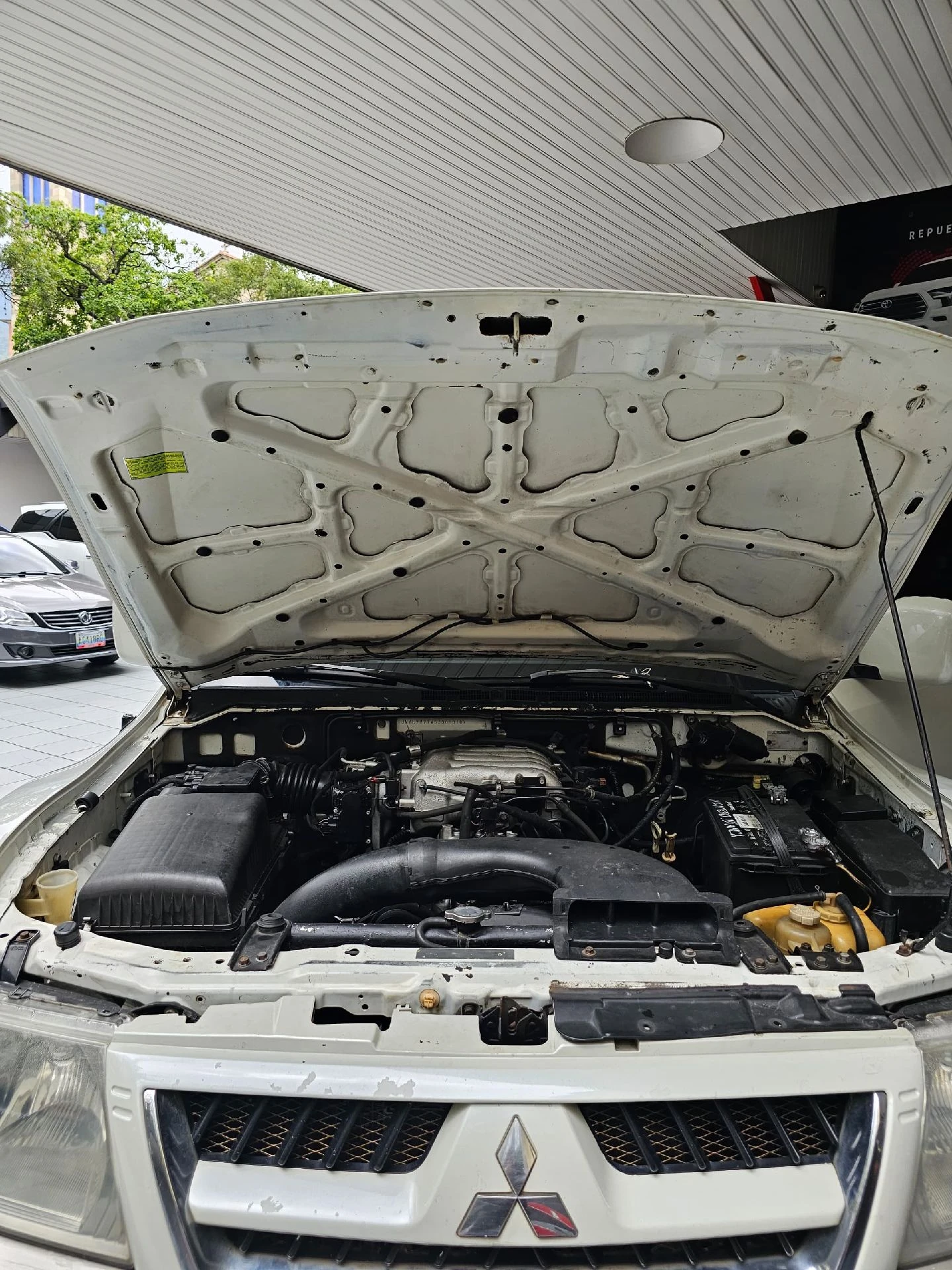 2005 Mitsubishi Montero Limited — foto 9