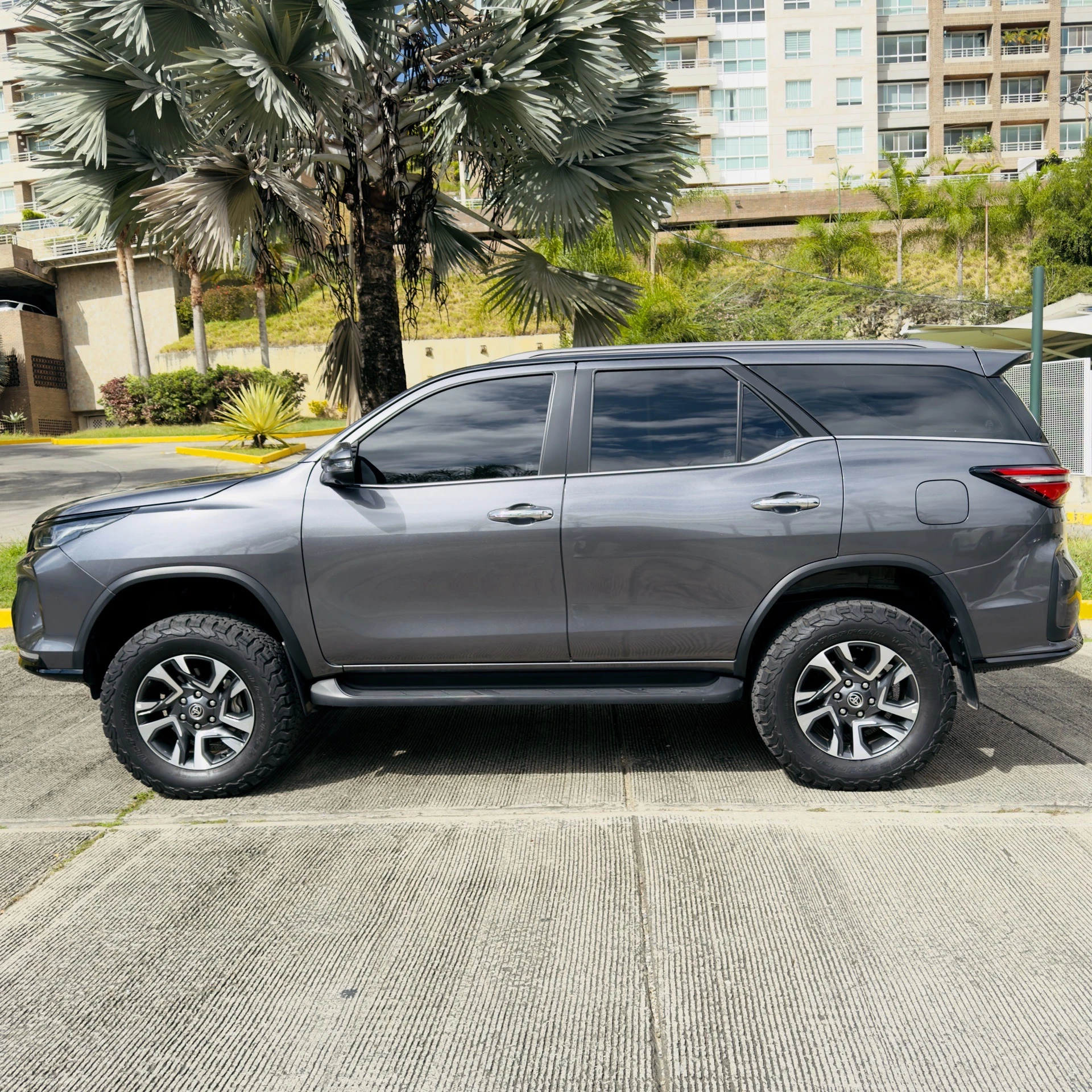 2025 Toyota Fortuner 4.0 SW4 Toyota de Venezuela — foto 6