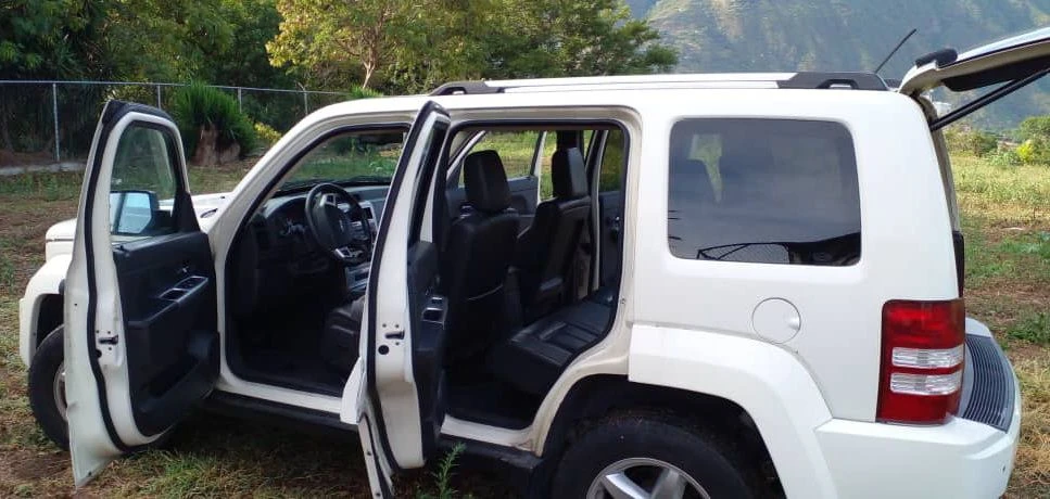 2009 Jeep Cherokee Limited KK — foto 12