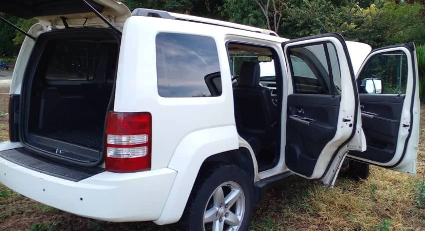 2009 Jeep Cherokee Limited KK — foto 14