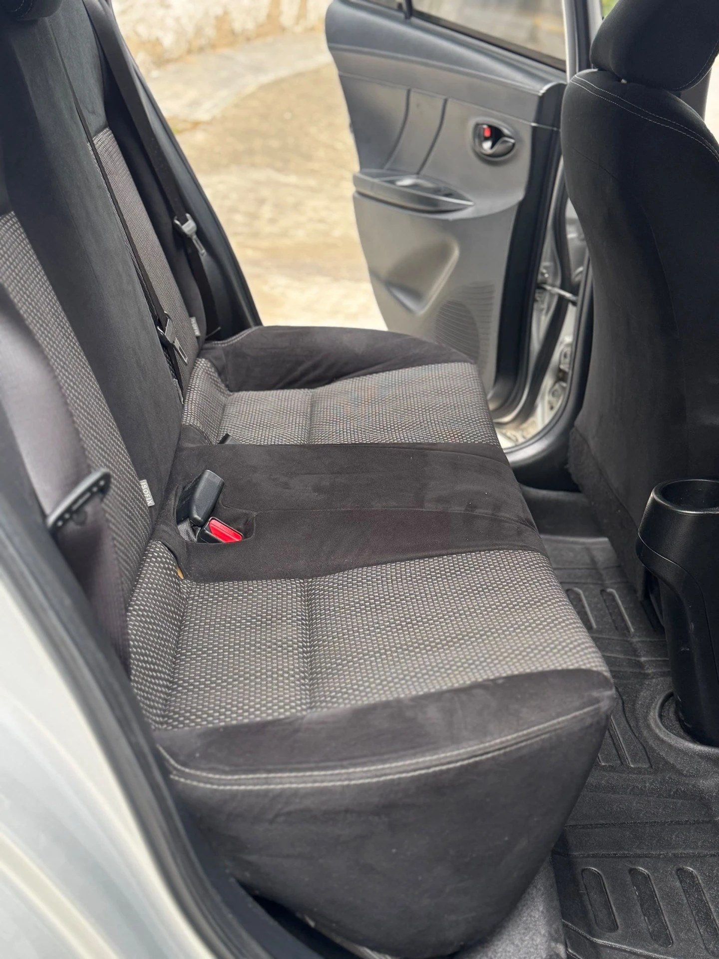 2017 Toyota Yaris — foto 7