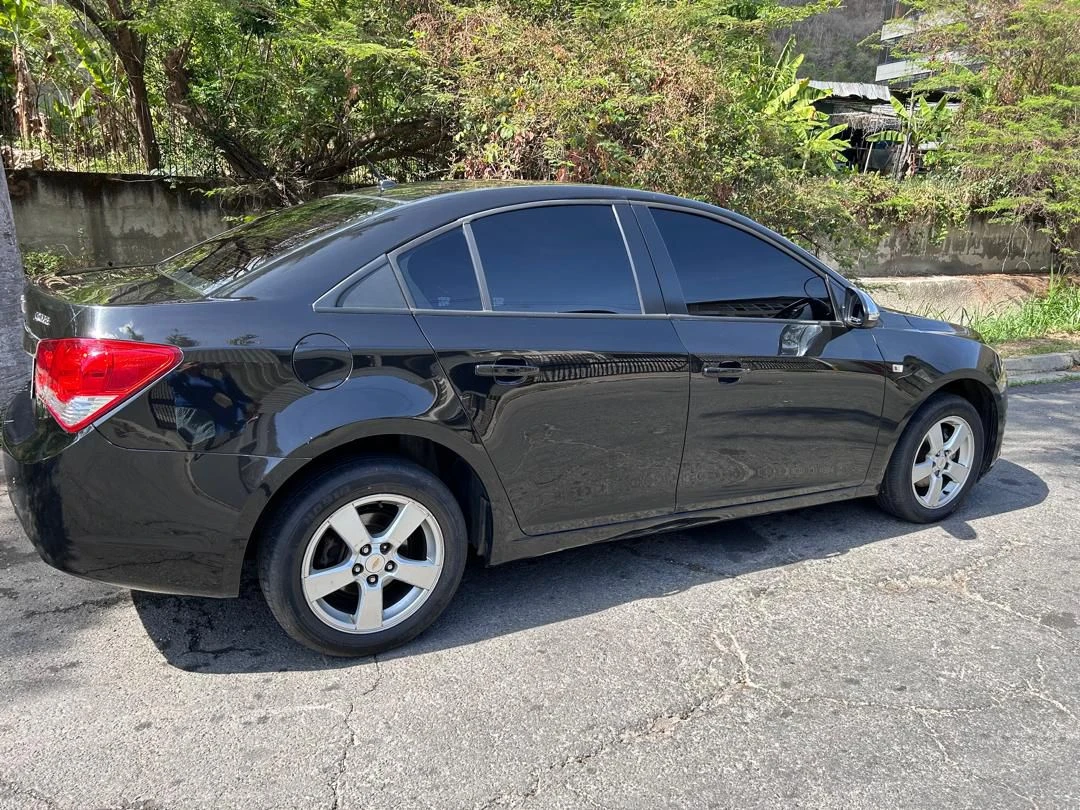 2011 Chevrolet Cruze — foto 2