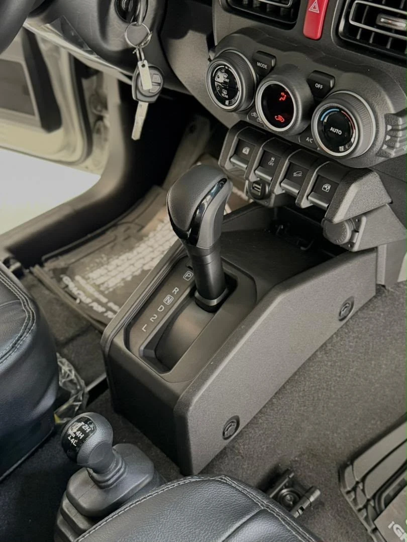 2025 Suzuki Jimny 4X4 — foto 12