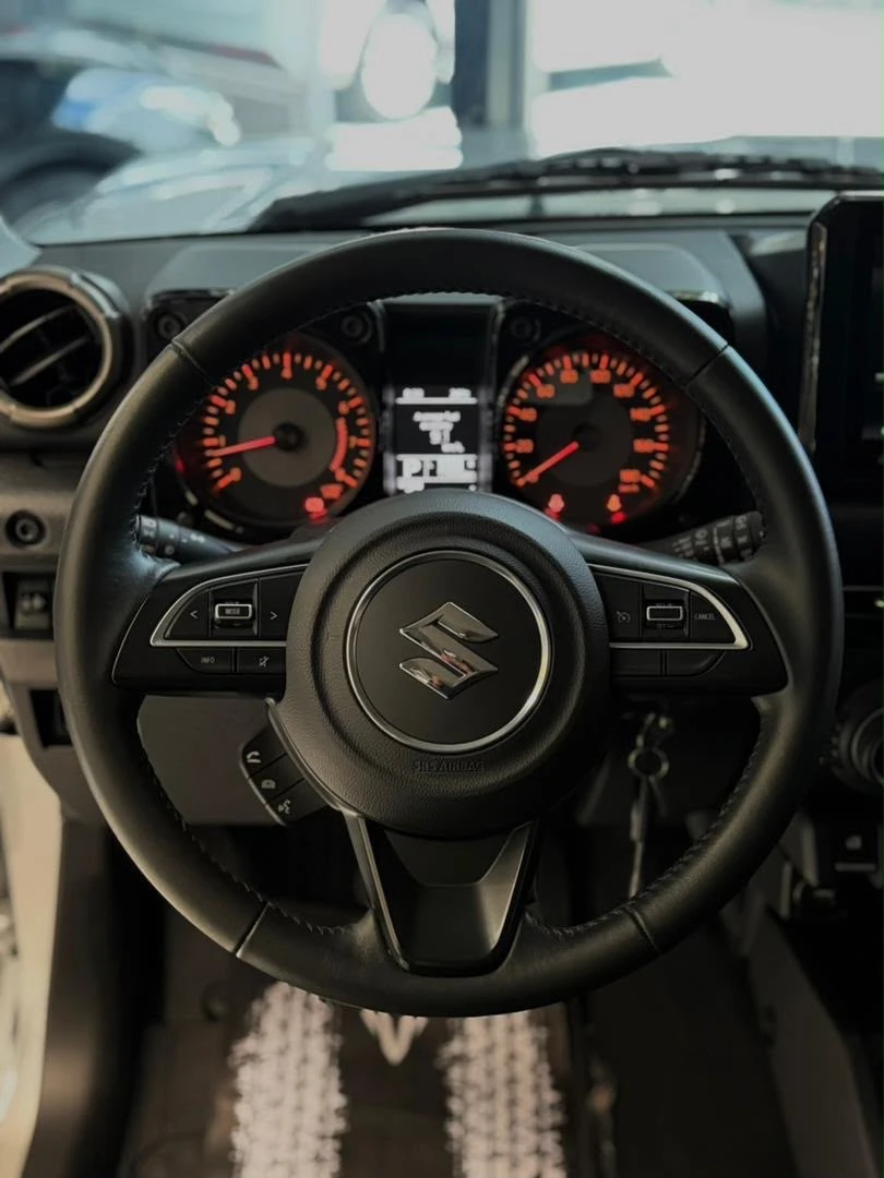 2025 Suzuki Jimny 4X4 — foto 13