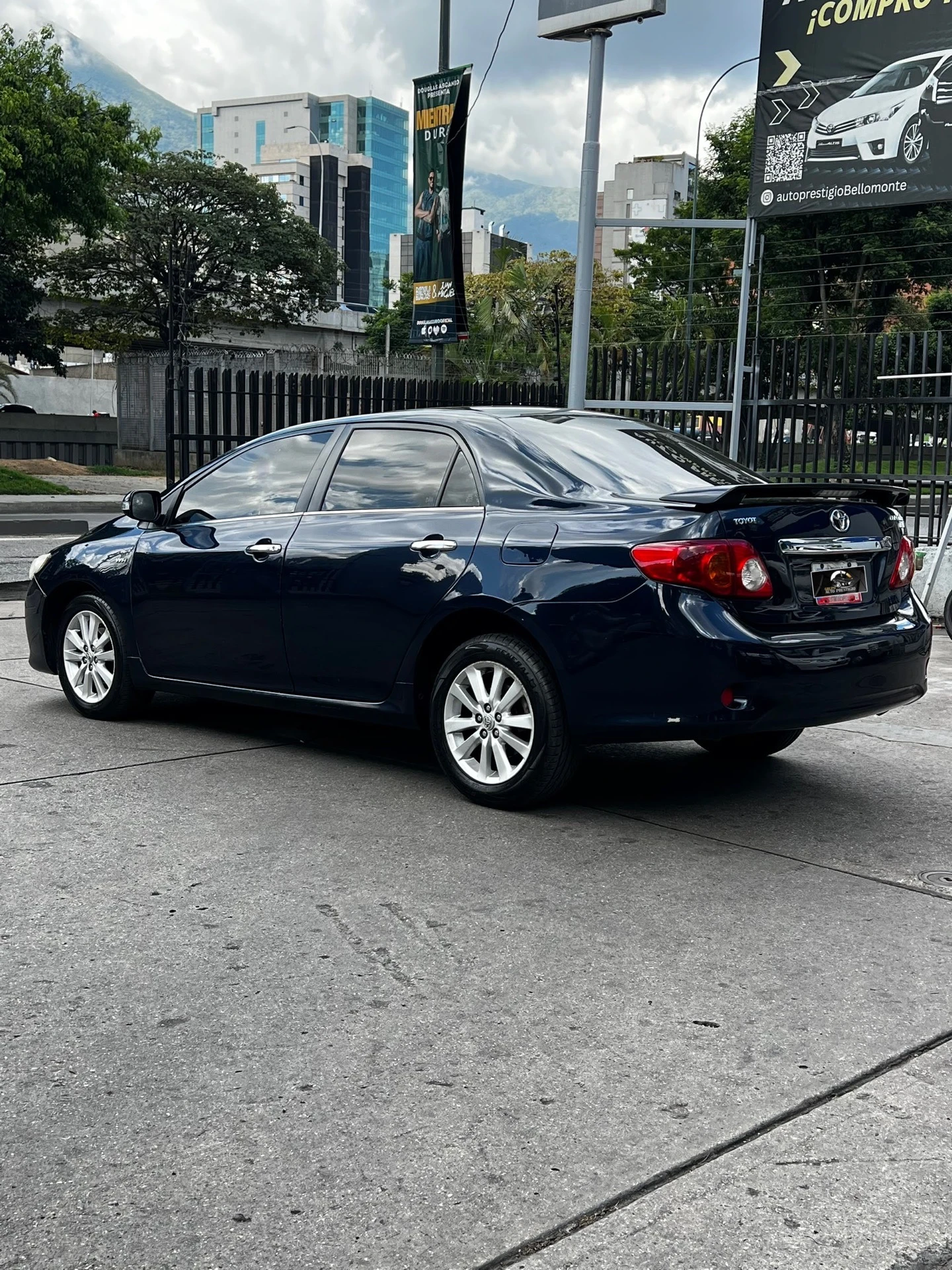 2010 Toyota Corolla GLI — foto 12