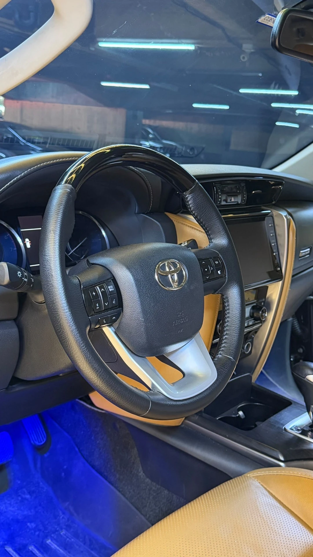 2021 Toyota Fortuner Dubai — foto 10