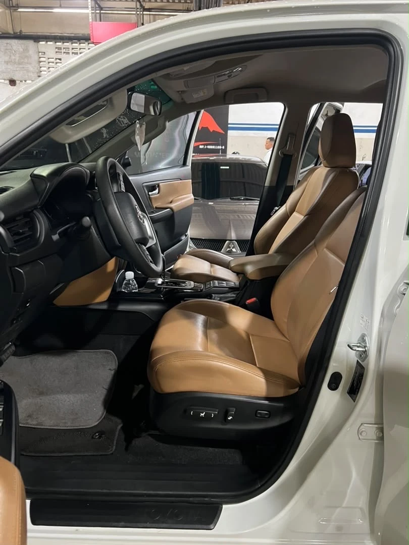 2025 Toyota Fortuner GXR — foto 2