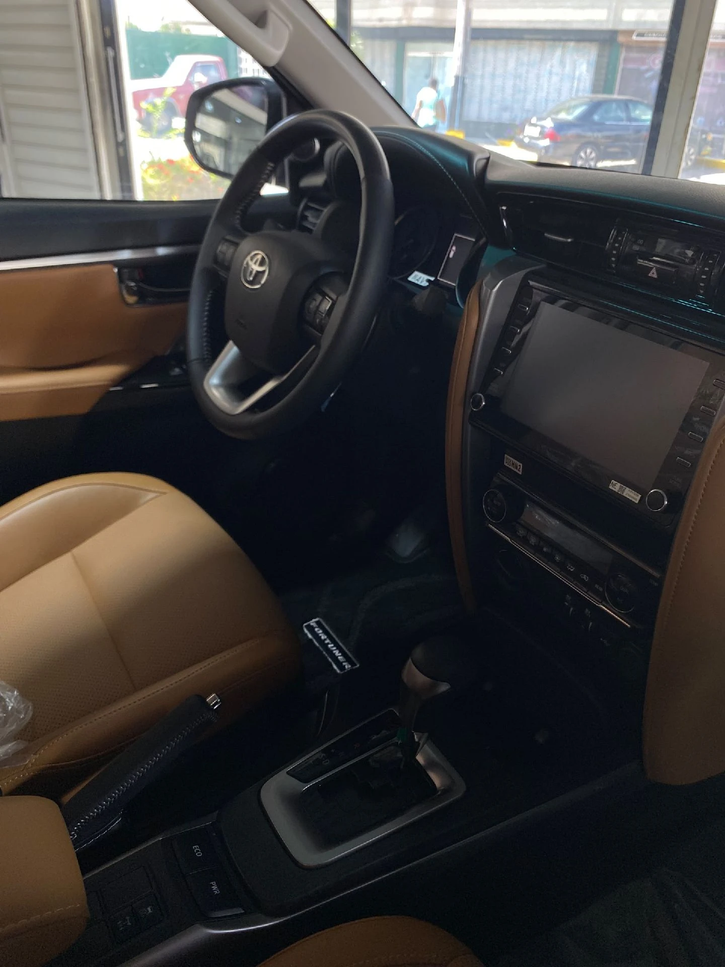 2025 Toyota Fortuner VXR+ — foto 7