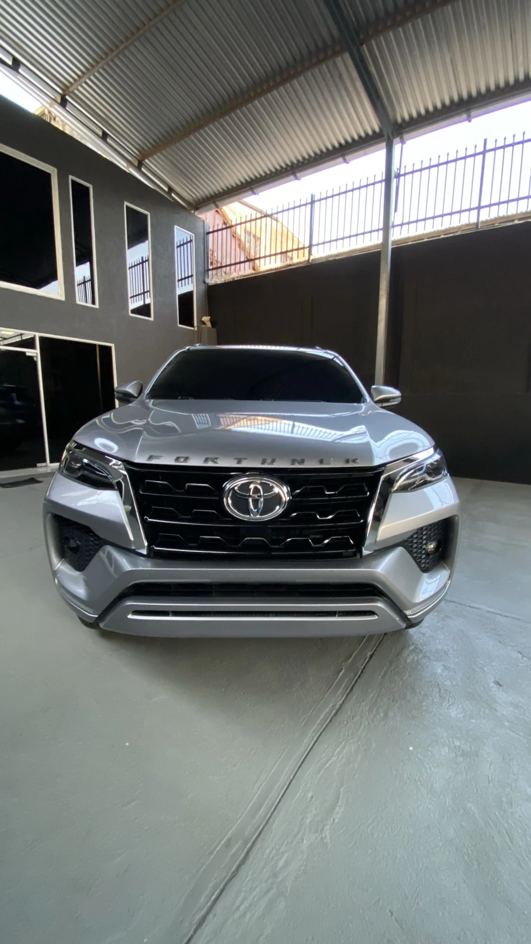 2023 Toyota Fortuner DUBAI — foto 3