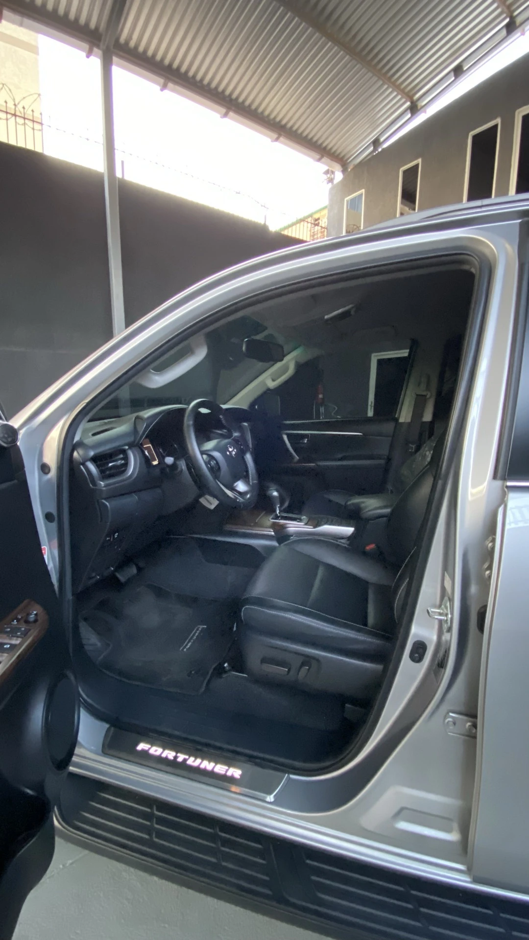 2023 Toyota Fortuner DUBAI — foto 8