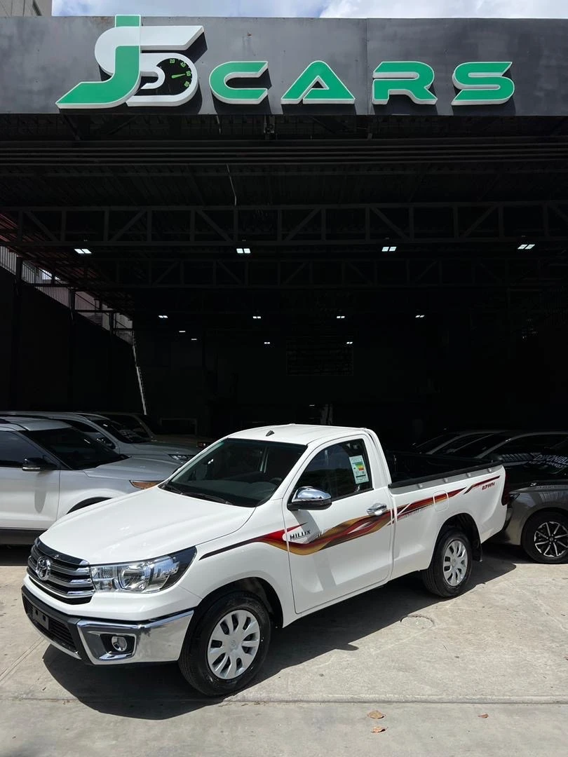2025 Toyota Hilux — foto 2