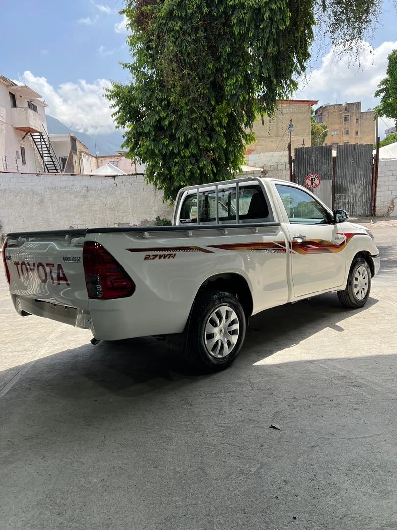 2025 Toyota Hilux — foto 6