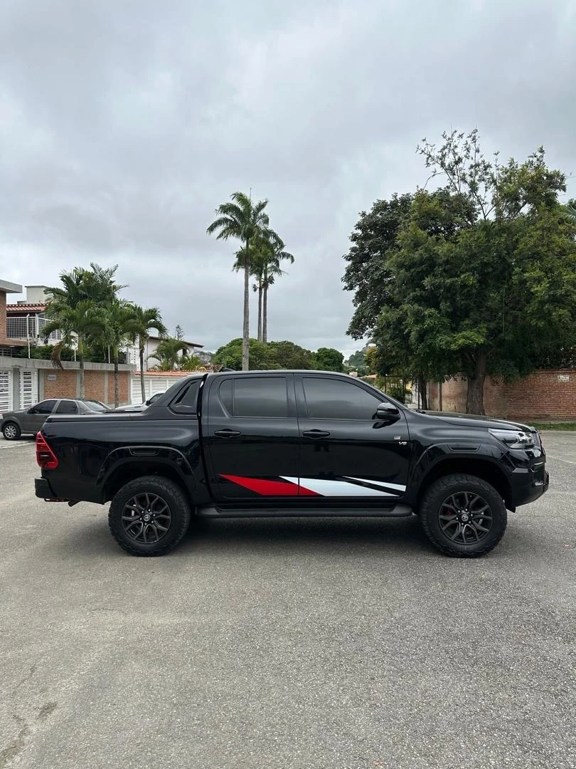 2022 Toyota Hilux Edición GR Dubai — foto 5
