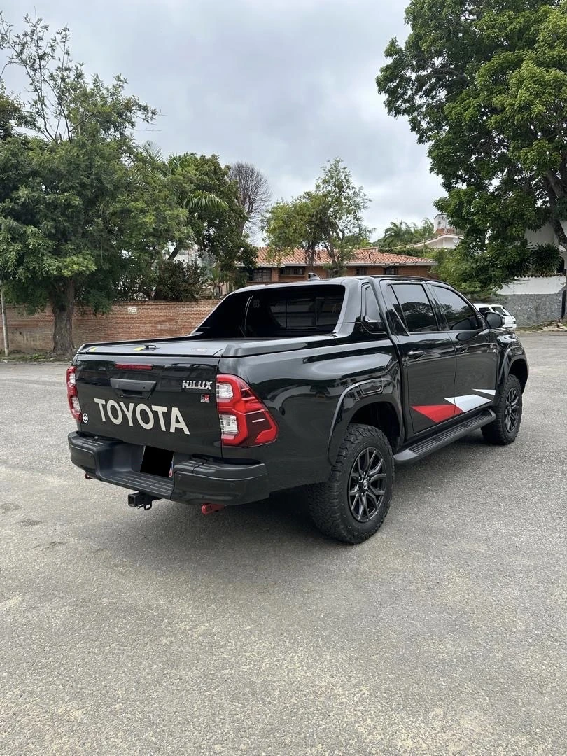 2022 Toyota Hilux Edición GR Dubai — foto 8