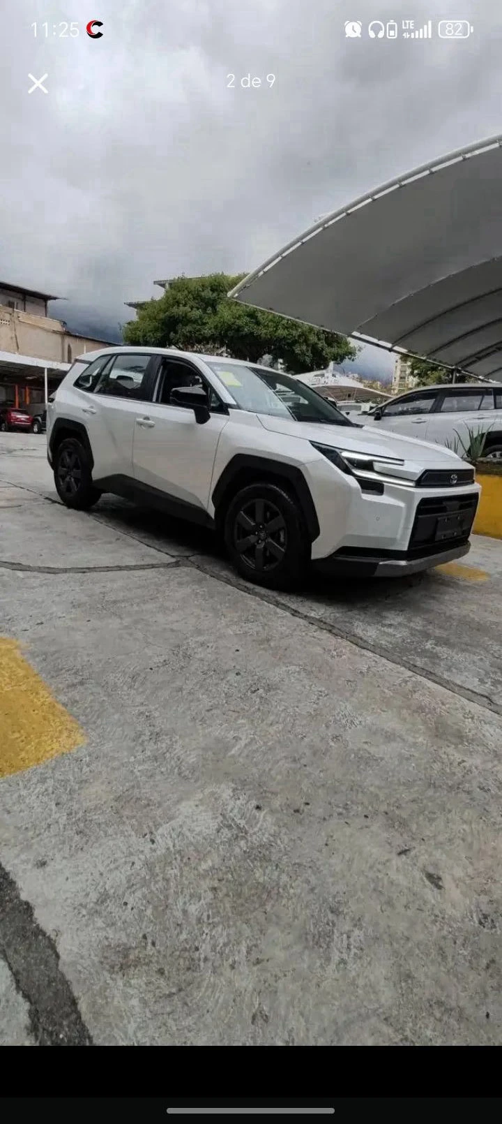 2026 Toyota RAV4 Deluxe / Se recibe vehículo de menor valor — foto 2