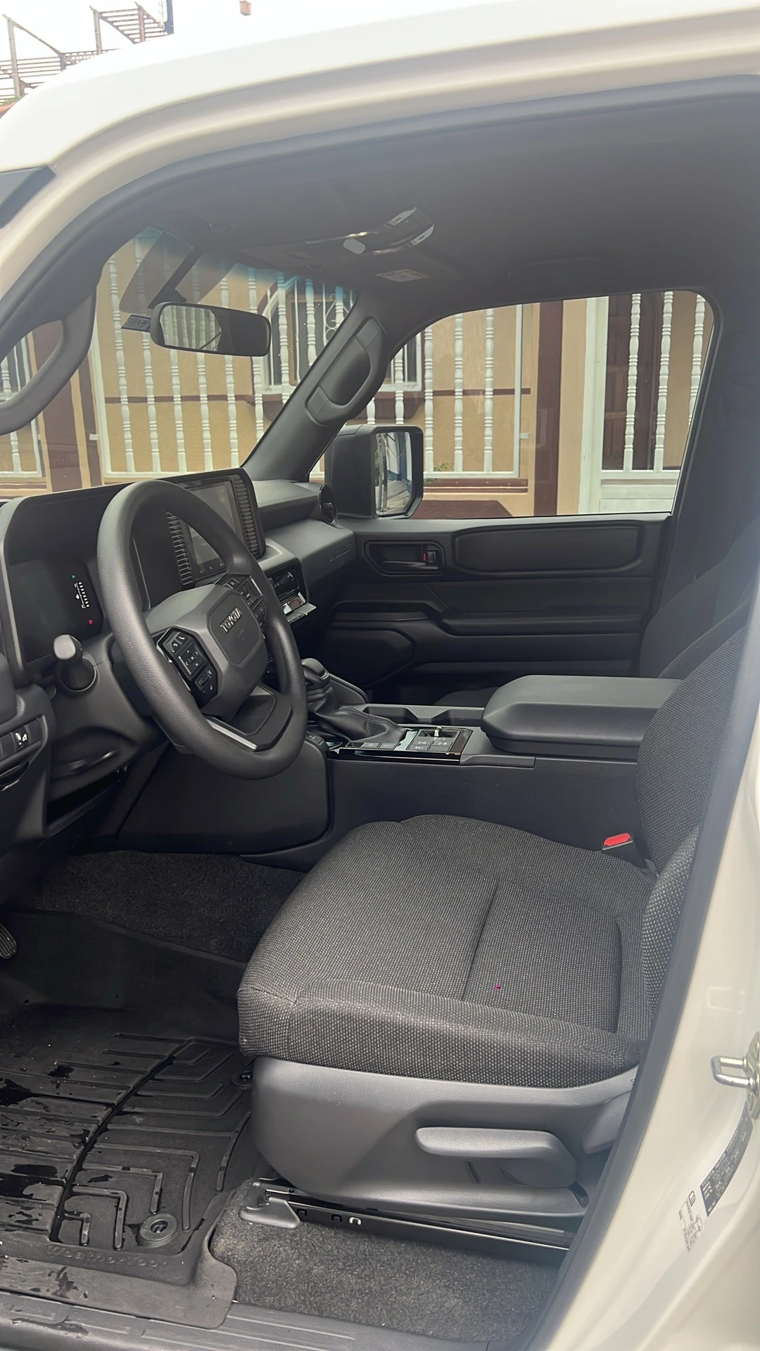 2025 Toyota Land Cruiser Prado TX — foto 2