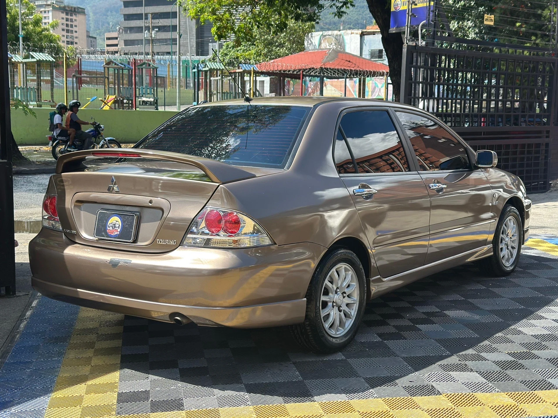 2012 Mitsubishi Lancer Touring — foto 2