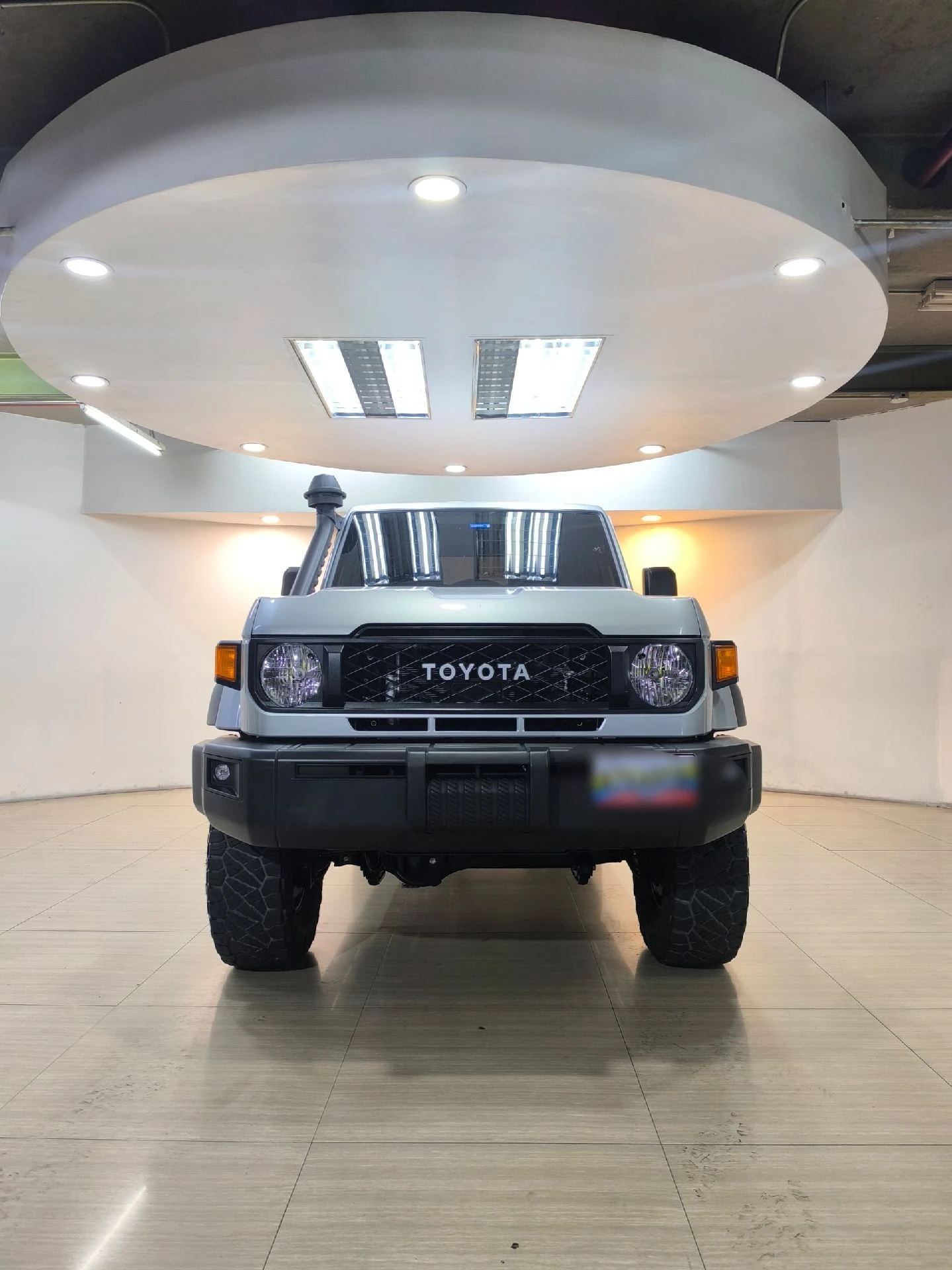 2025 Toyota Land Cruiser Pickup 70Th hembrita — foto 2