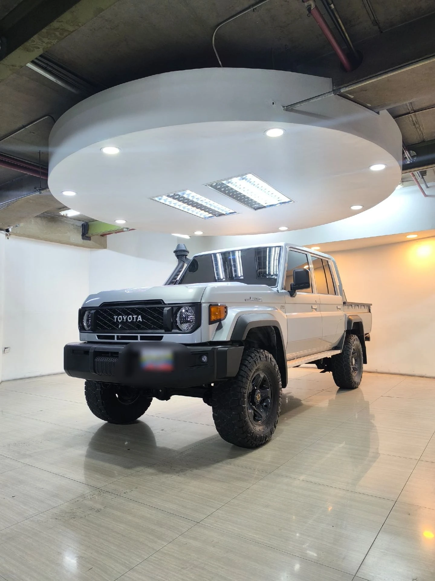 2025 Toyota Land Cruiser Pickup 70Th hembrita — foto 4