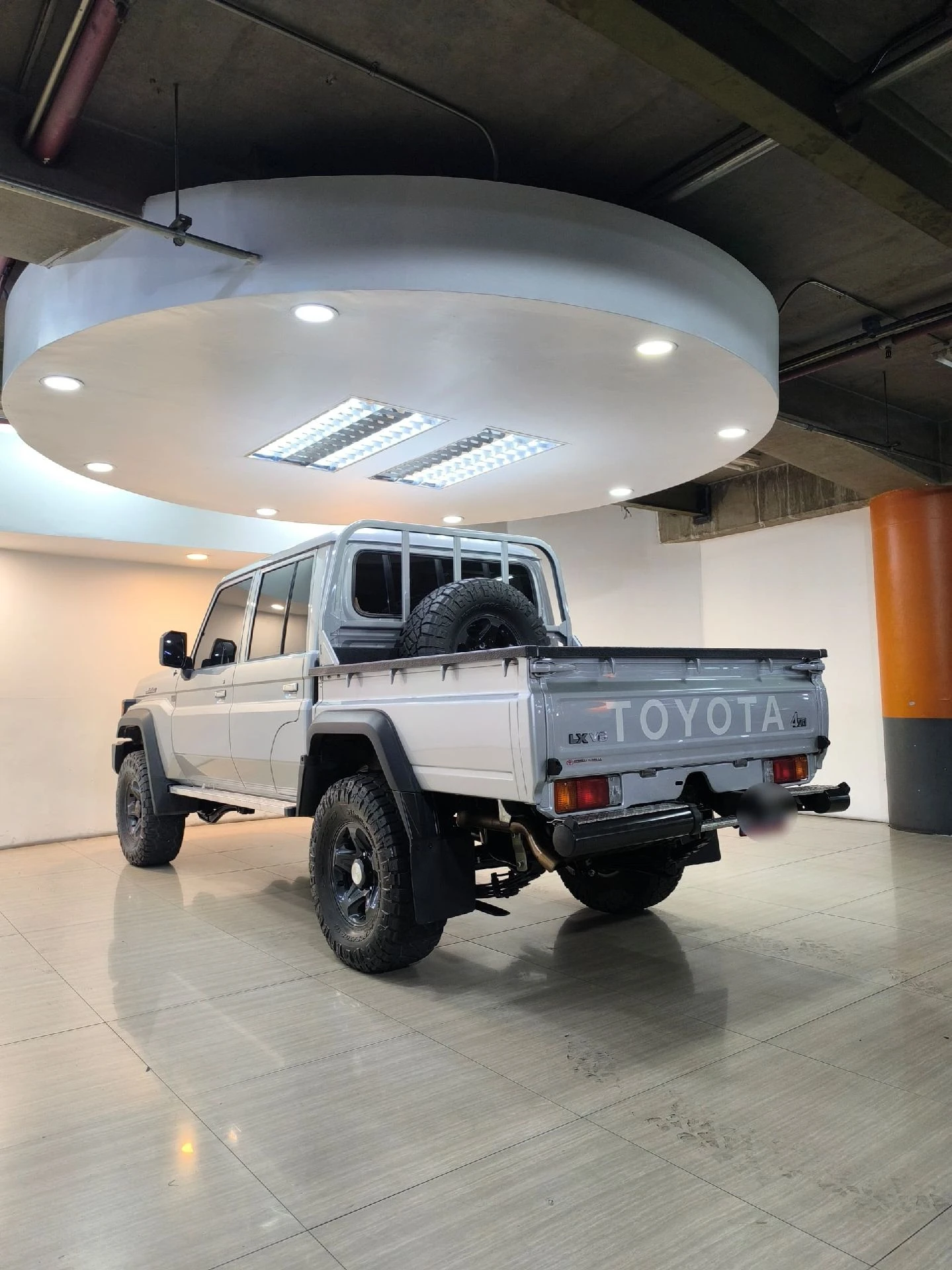 2025 Toyota Land Cruiser Pickup 70Th hembrita — foto 5