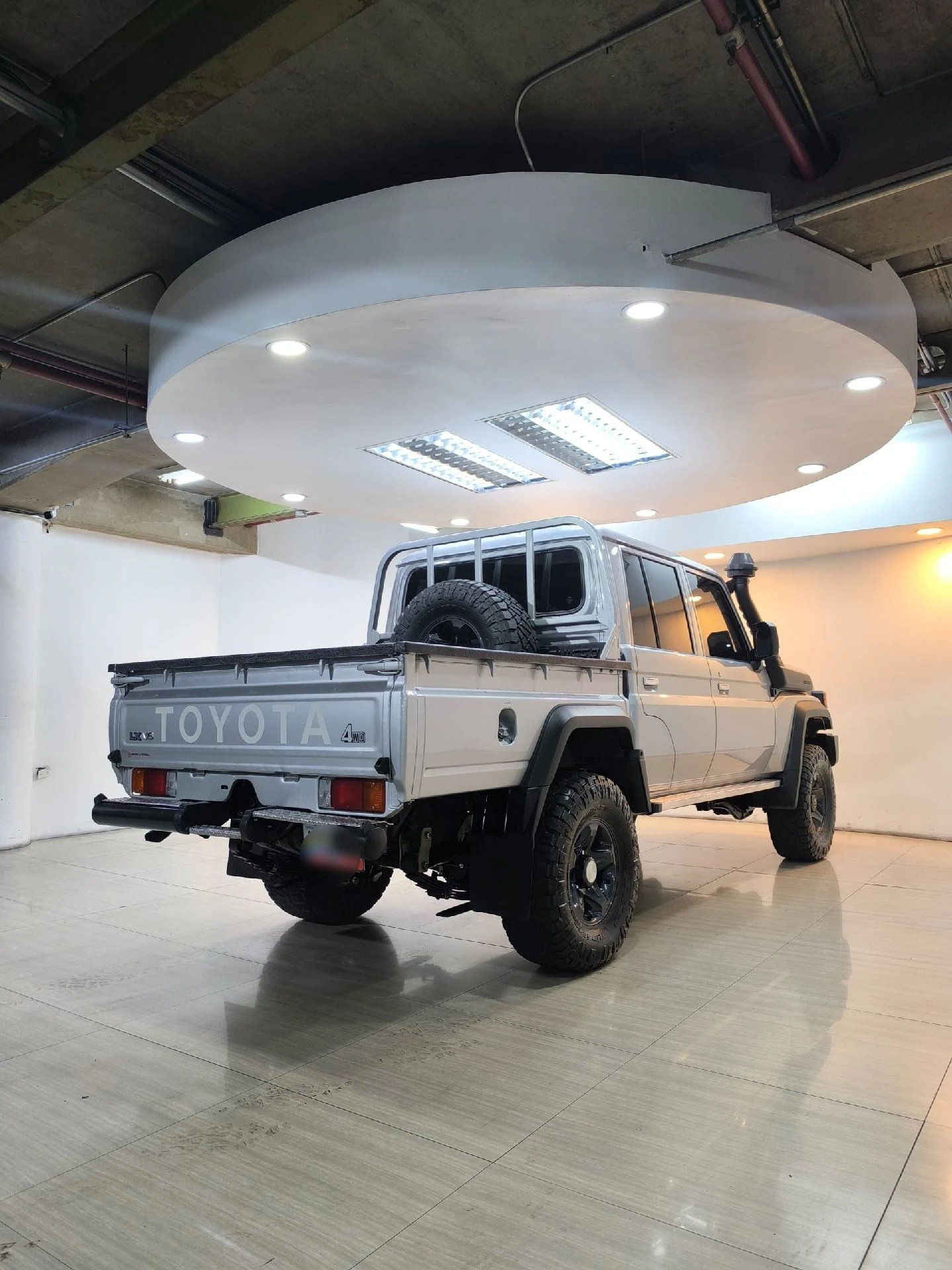 2025 Toyota Land Cruiser Pickup 70Th hembrita — foto 6