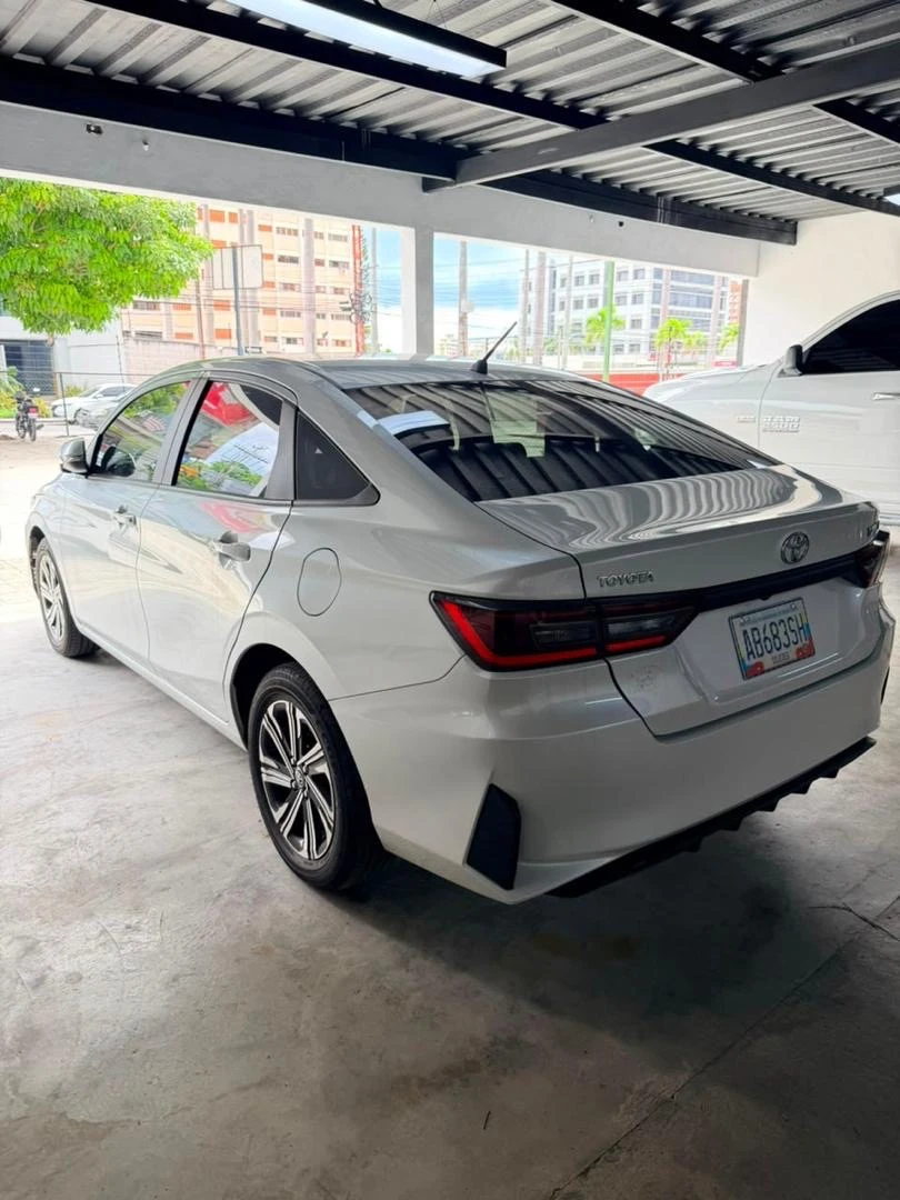 2025 Toyota Yaris E — foto 5