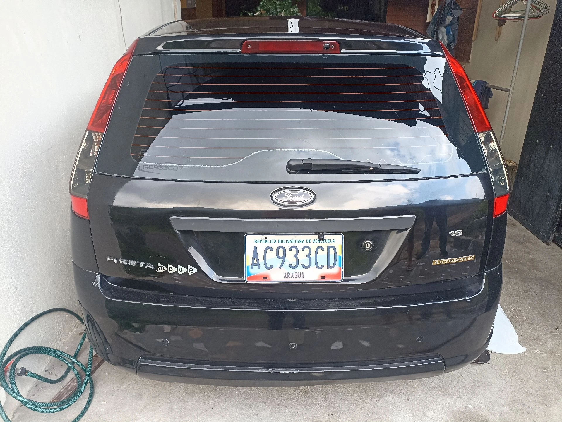 2012 Ford Fiesta Sedán — foto 8