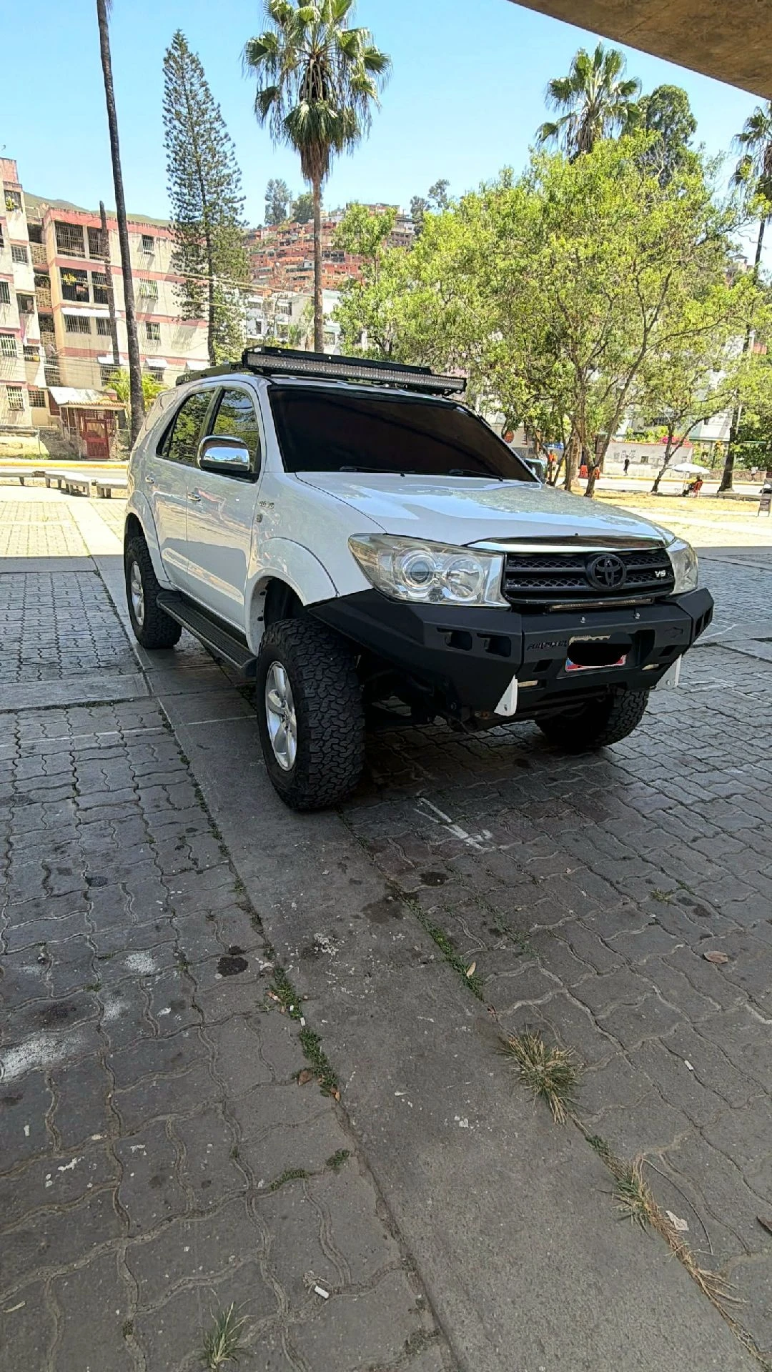2009 Toyota Fortuner Sport — foto 2